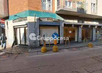 Foto 2 - Locale Commerciale Via Pusterla
 
35, Magenta - foto 2