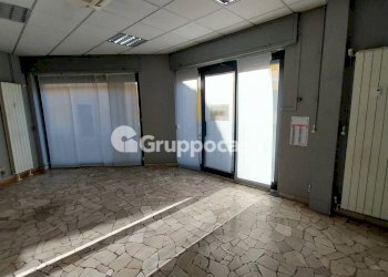 Foto 4 - Locale Commerciale Via Pusterla
 
35, Magenta - foto 4