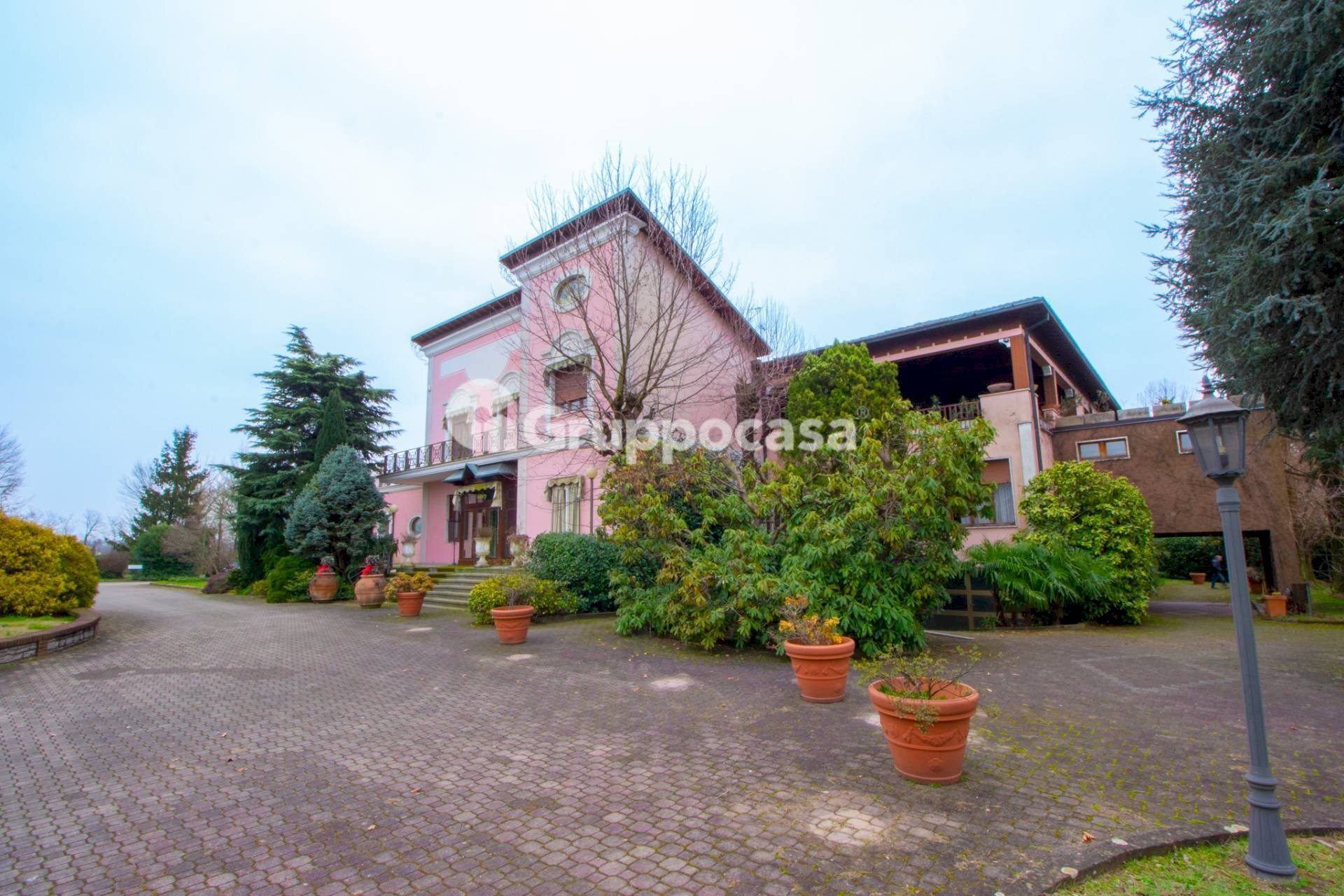 Foto 1 - Stabile - Palazzo Via A. Volta
 
3, Boffalora Sopra Ticino - foto 1