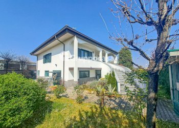 Foto 1 - Villa Strada Robecco
 
10, Magenta - foto 1