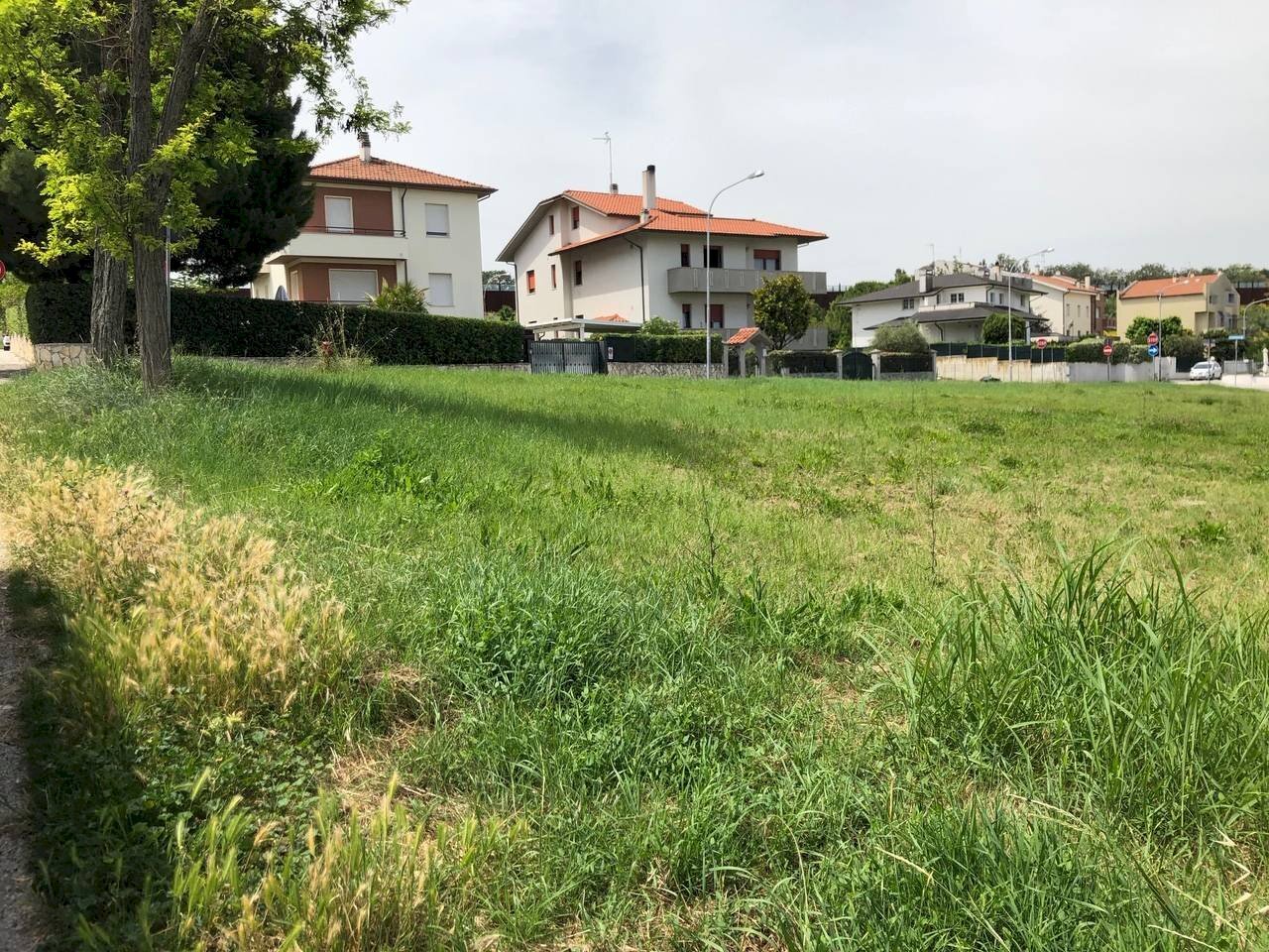 Foto 3 - Building land via gradara
 
3, Montemarciano - photo 3