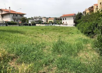 Foto 1 - Terreno edificabile via gradara
 
3, Montemarciano - foto 1