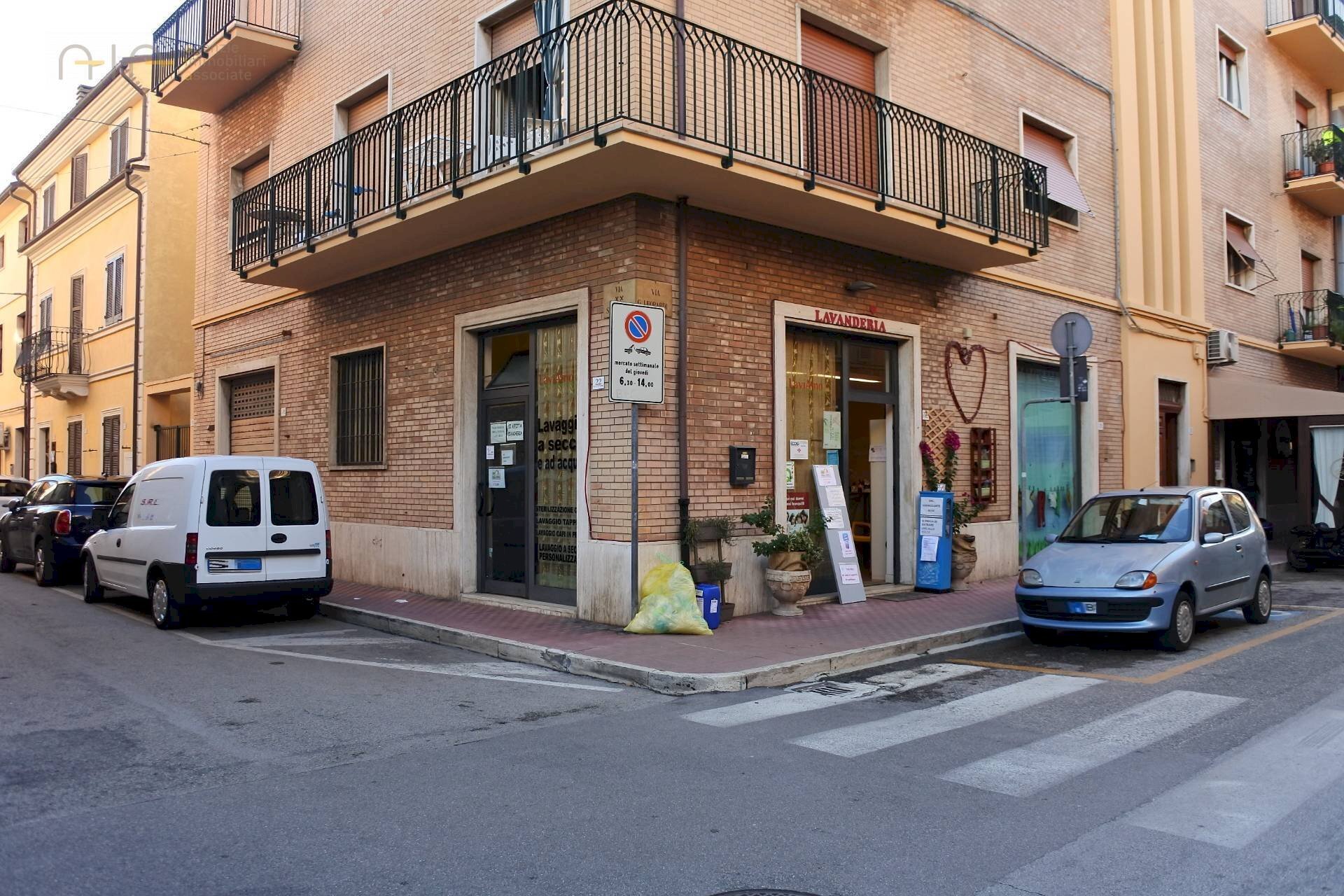 Foto 1 - Commercial Activity via Leopardi
 
27, Grottammare - photo 1