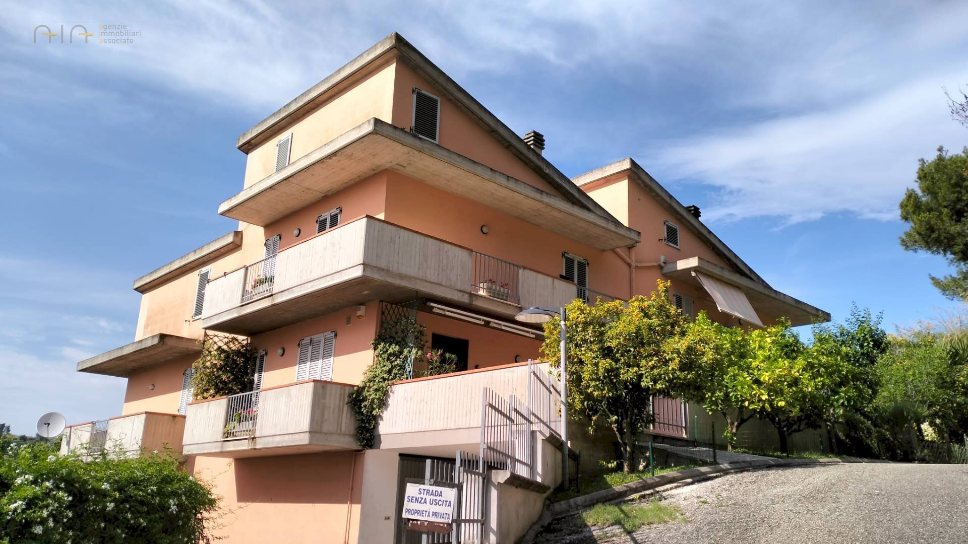 Foto 1 - Villa a Schiera via Bocconi
 
7, Cupra Marittima - foto 1