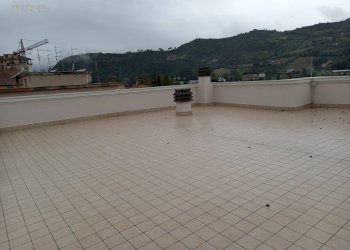 terrazzo condominiale - Trilocale via treviri, Ascoli Piceno - foto 19