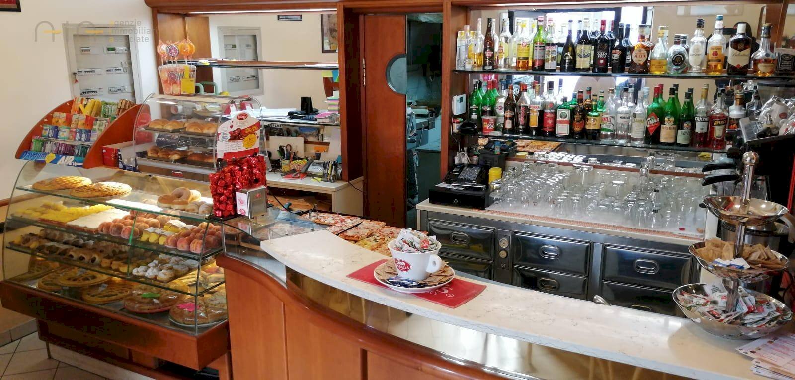 Foto 2 - Commercial Activity P.zza Risorgimento
 
19, Amandola - photo 2