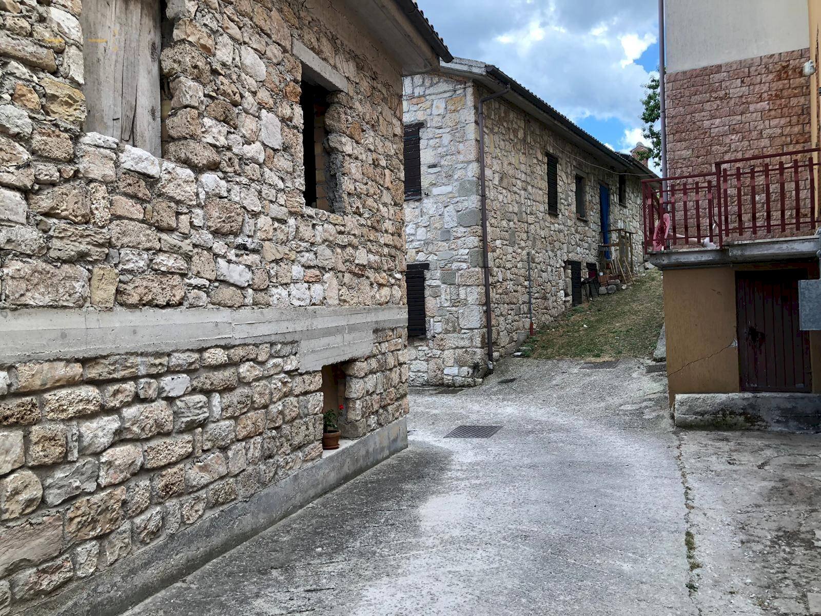 Foto 2 - Casa indipendente Fraz. Isola San Biagio, Montemonaco - foto 2