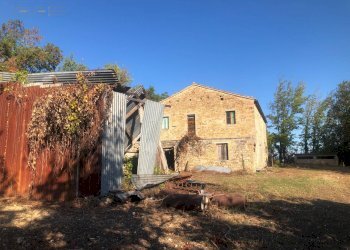 Foto 11 - Rustico C.da Monteradaldo
 
22, Santa Vittoria in Matenano - foto 11