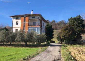 Foto 1 - Villa c.da Case Rosse
 
27/29, Ripatransone - foto 1