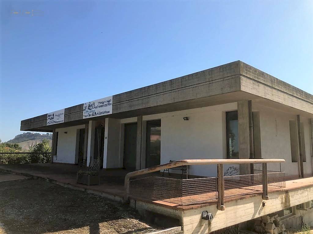 Foto 1 - Commercial Premises Via del progresso
 
12, Canzano - photo 1