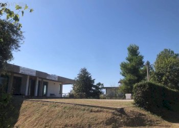 Foto 4 - Locale Commerciale Via del progresso
 
12, Canzano - foto 4