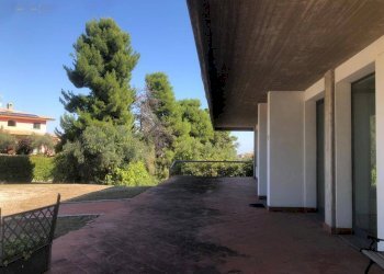 Foto 9 - Locale Commerciale Via del progresso
 
12, Canzano - foto 9