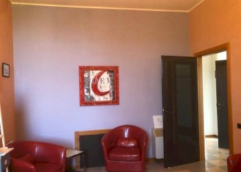 Foto 23 - Locale Commerciale Via del progresso
 
12, Canzano - foto 22