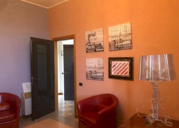 Foto 24 - Locale Commerciale Via del progresso
 
12, Canzano - foto 23