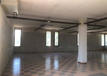 Foto 32 - Locale Commerciale Via del progresso
 
12, Canzano - foto 31