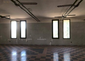 Foto 34 - Locale Commerciale Via del progresso
 
12, Canzano - foto 33