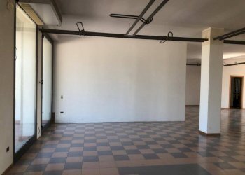 Foto 38 - Locale Commerciale Via del progresso
 
12, Canzano - foto 37