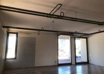 Foto 42 - Locale Commerciale Via del progresso
 
12, Canzano - foto 41