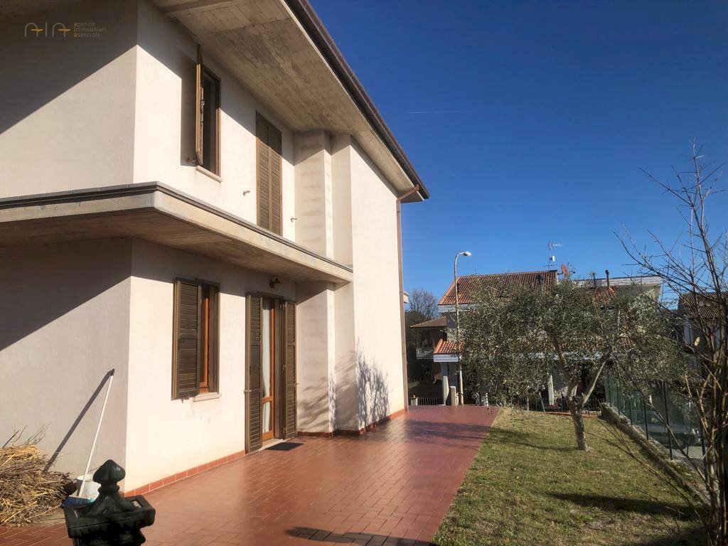 Foto 2 - Villa Loc. Villa Rustici
 
66, Amandola - foto 2