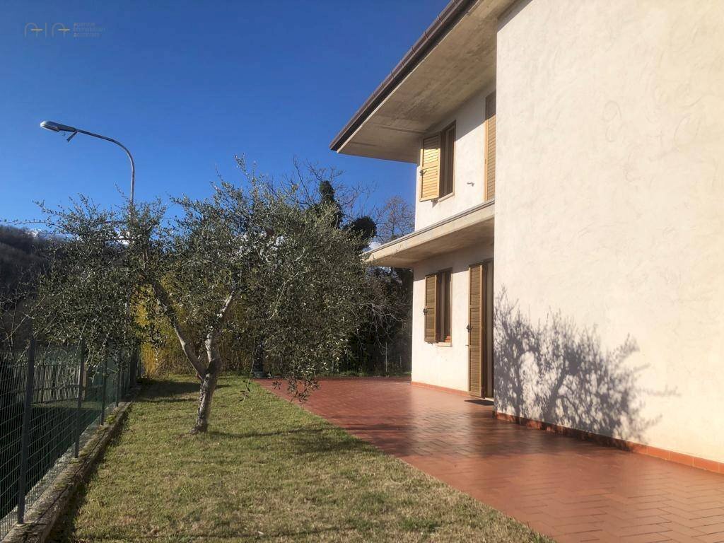 Foto 3 - Villa Loc. Villa Rustici
 
66, Amandola - foto 3