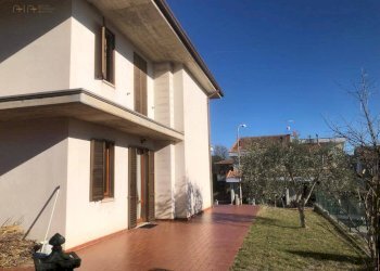 Foto 2 - Villa Loc. Villa Rustici
 
66, Amandola - foto 2