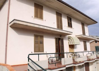 Foto 1 - Villa Loc. Villa Rustici
 
66, Amandola - foto 1