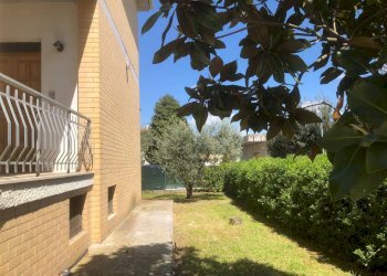 Foto 9 - Independent house Via C. Crivelli
 
17, Ortezzano - photo 9