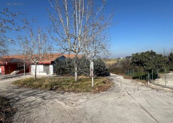 Foto 2 - Laboratorio C.da Grazie Fiastra
 
50, Loro Piceno - foto 2