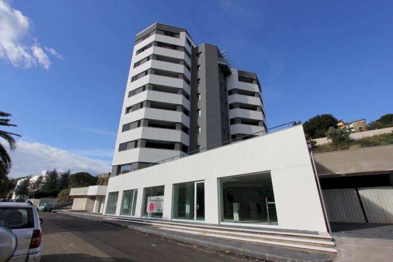 Foto 1 - Locale Commerciale VIA PASQUALE ROSSI, Cosenza - foto 1