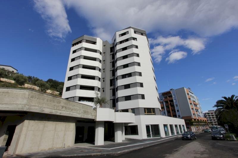 Foto 2 - Locale Commerciale VIA PASQUALE ROSSI, Cosenza - foto 2