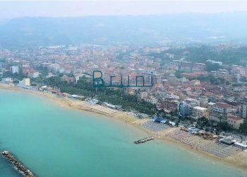 Foto 1 - Attività Commerciale Lungomare della Repubblica, Grottammare - foto 1