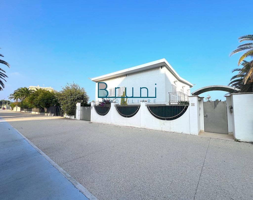 Foto 1 - Villa Lungomare della Repubblica
 
35, Grottammare - foto 1