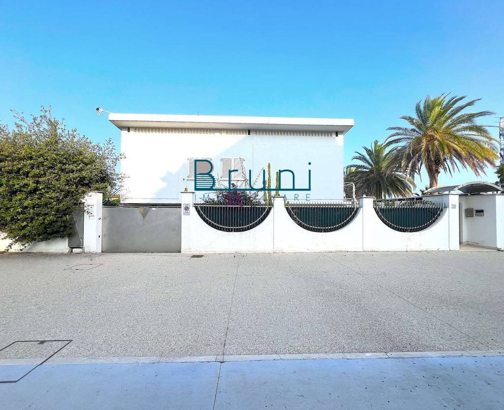 Foto 2 - Villa Lungomare della Repubblica
 
35, Grottammare - foto 2