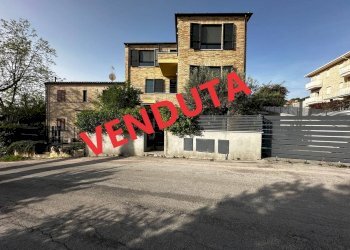 Foto 1 - Villa a Schiera STRADA COMUNALE VALLASCIANO, Fermo - foto 1