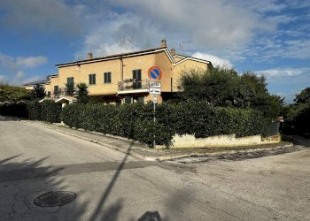 Foto 3 - Villa a Schiera VIA NIBBI, Porto San Giorgio - foto 3