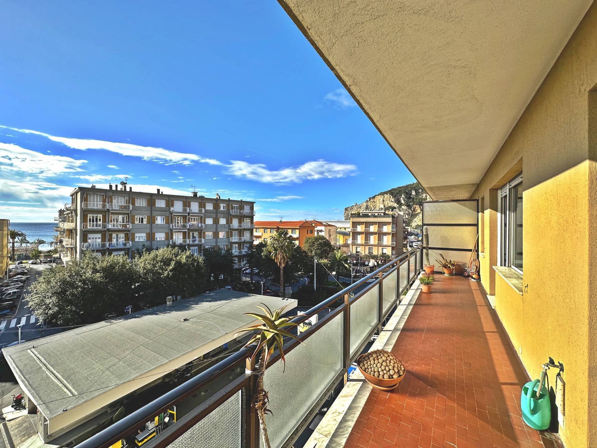 Foto 2 - Appartamento Piazza Vittorio Veneto
 
10, Finale Ligure - foto 2