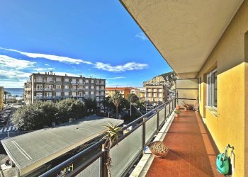 Foto 2 - Apartment Piazza Vittorio Veneto
 
10, Finale Ligure - photo 2