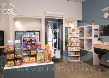 IL BANCO DOLCIUMI - Commercial Activity via Mazzini
 
20, Manerbio - photo 9