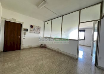 Foto 2 - Office via benedetto croce
 
163, Chieti - photo 2