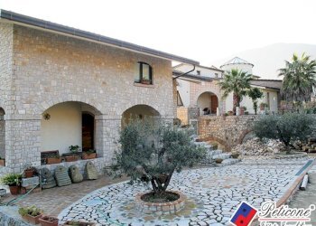 Foto 37 - Villa Via XXIV Maggio
 
15, Lenola - foto 11