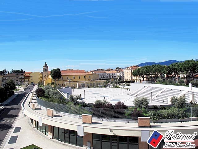 Foto 12 - Commercial Premises Via Ugo Foscolo
 
54, Fondi - photo 2