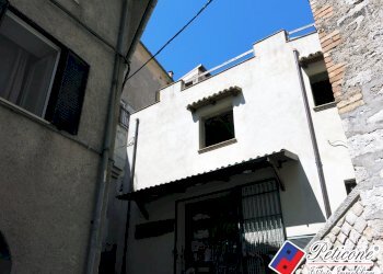 Foto 1 - Trilocale Corso Vittorio Emanuele
 
12, Lenola - foto 1