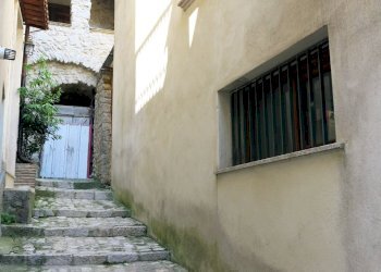 Foto 8 - Trilocale Corso Vittorio Emanuele
 
12, Lenola - foto 8