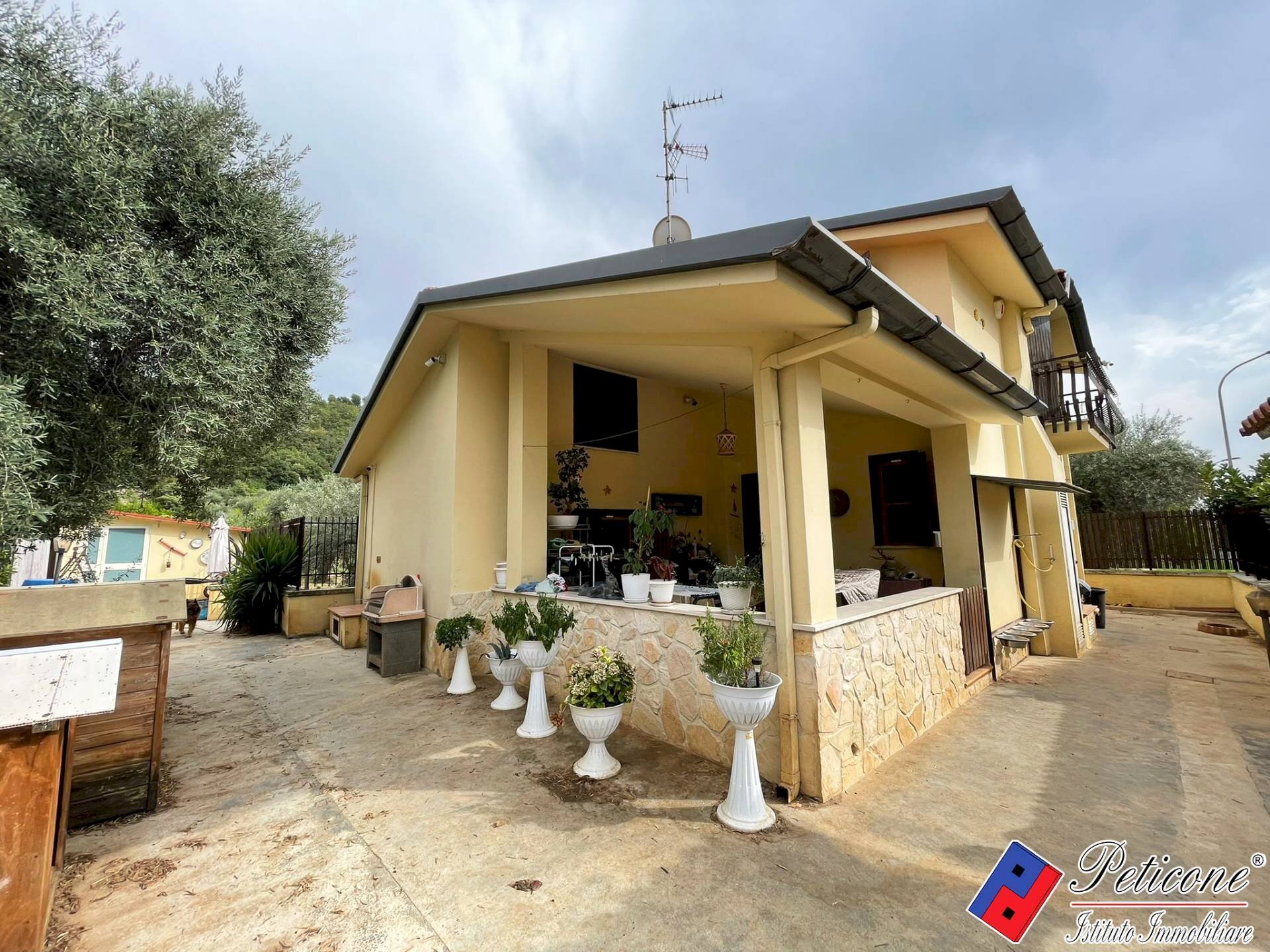 Foto 31 - Villa Via Provinciale per Lenola
 
2468, Fondi - photo 1