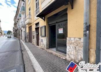 Foto 2 - Commercial Premises Via Fabio Filzi, Fondi - photo 2