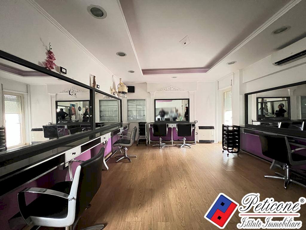 Foto 1 - Locale Commerciale Piazza Lago, Lenola - foto 1