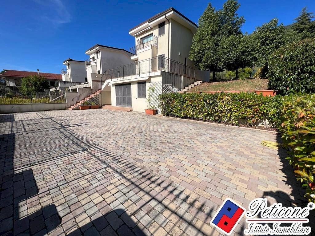 Foto 1 - Villa Via Libero De Libero, Lenola - photo 1