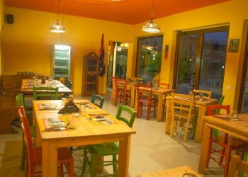 Foto 2 - Bar Tavola Calda - Fredda via roma
 
5, Salò - foto 2