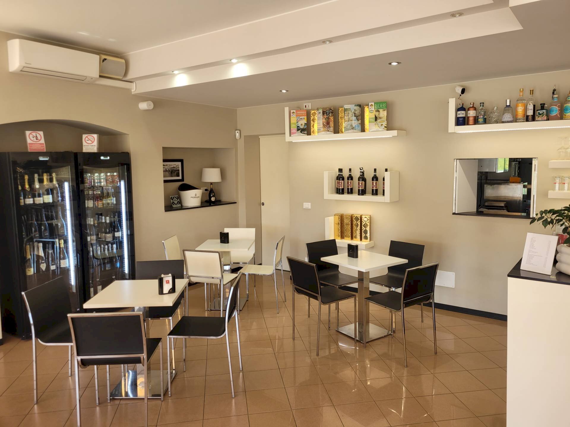 Foto 3 - Bar Tavola Calda - Fredda via roma
 
5, Roncoferraro - foto 3