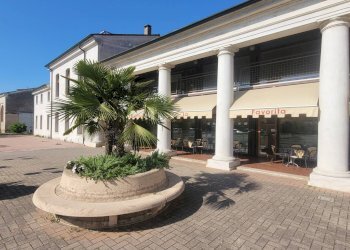 Foto 5 - Bar Tavola Calda - Fredda via roma
 
5, Roncoferraro - foto 5